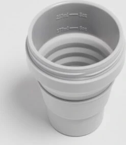 STOJO - Opvouwbare Beker - To Go - Grijs - 237ml - Herbruikbaar -Tafelwaren Verkoop 1039x1200