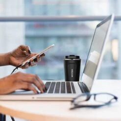 Volcan RVS Koffiebeker To Go - Thermosbeker - Theebeker - Coffee - Zwart -Tafelwaren Verkoop 1199x1200