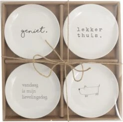 Bord Set Van 4 Stuks ø15cm . Met Tekst Geniet / Lekker/ Vandaag Is Mijn Lievelingsdag /hondje Gusta 19 Bord Set Van 4 Stuks ø15cm . Met Tekst Geniet / Lekker/ Vandaag Is Mijn Lievelingsdag /hondje Gusta -Tafelwaren Verkoop 1200x1194 12