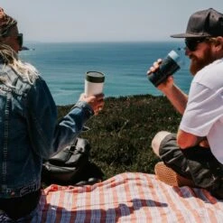 Circular&Co. Herbruikbare To Go Koffiebeker (rCUP) Crème/groen 12oz/340ml 23 Circular&Co. Herbruikbare To Go Koffiebeker (rCUP) Crème/groen 12oz/340ml -Tafelwaren Verkoop 1200x1200 320