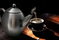 Vaja Valerie - Theepot Met Filter - Dubbelwandig - RVS - 1.2L -Tafelwaren Verkoop 1200x817 1