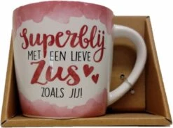 Enjoy Mok - Superblij Met Een Lieve Zus Zoals Jij - Met Binnentekst -Tafelwaren Verkoop 1200x892 2