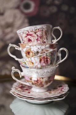 Clayre & Eef Kop En Schotel 200 Ml Roze Wit Porselein Rond Bloemen Servies Cadeau Voor Haar Cappuccino -Tafelwaren Verkoop 801x1200 3